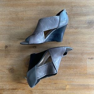 ✨FRANCO SARTO Gray open toe wedges w/ black soles